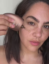 Load and play video in Gallery viewer, Quick Screen SPF50+ Bronzing Primer &amp; Serum Drops
